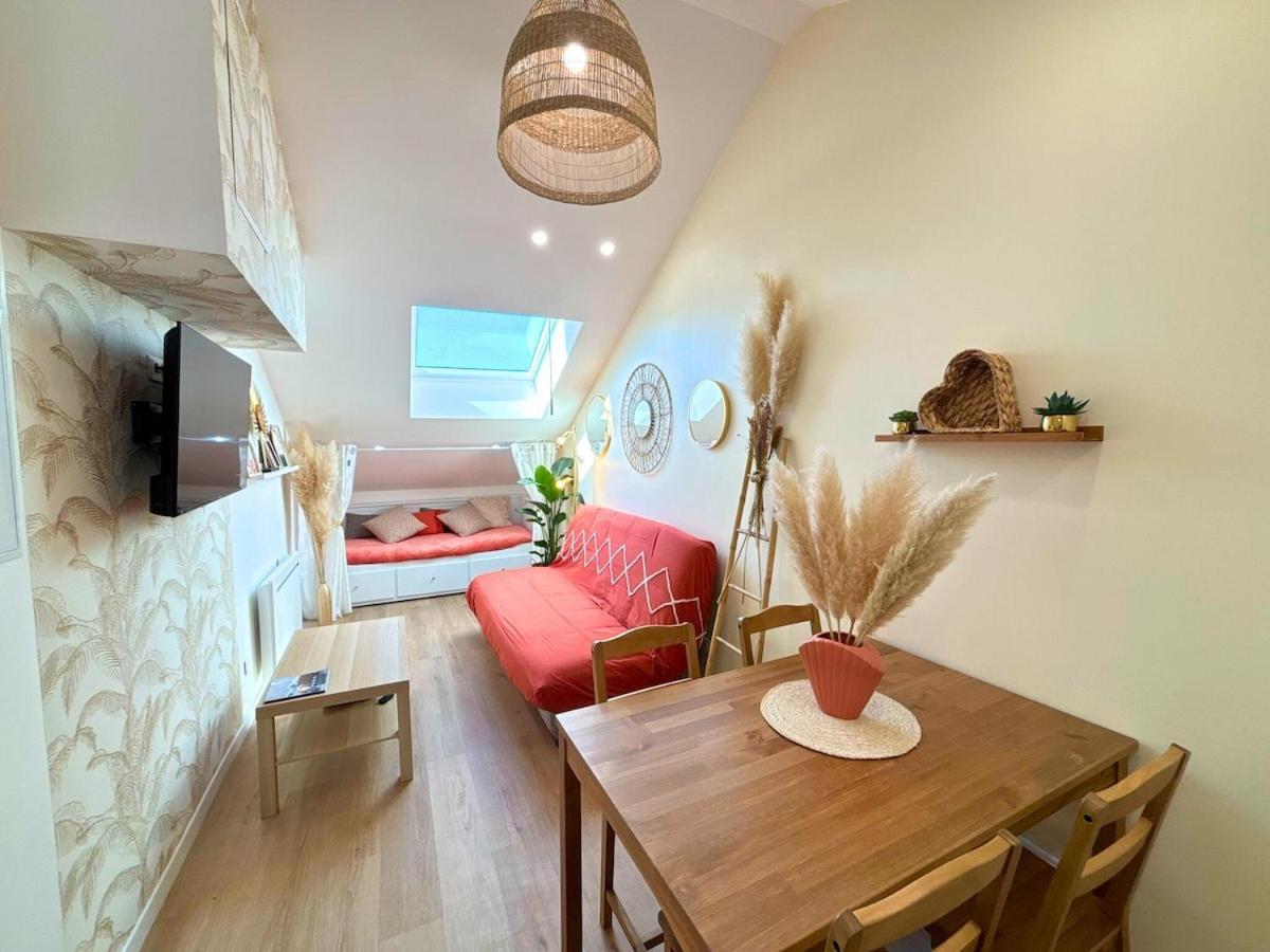Sous Les Toits De La Digue Apartment